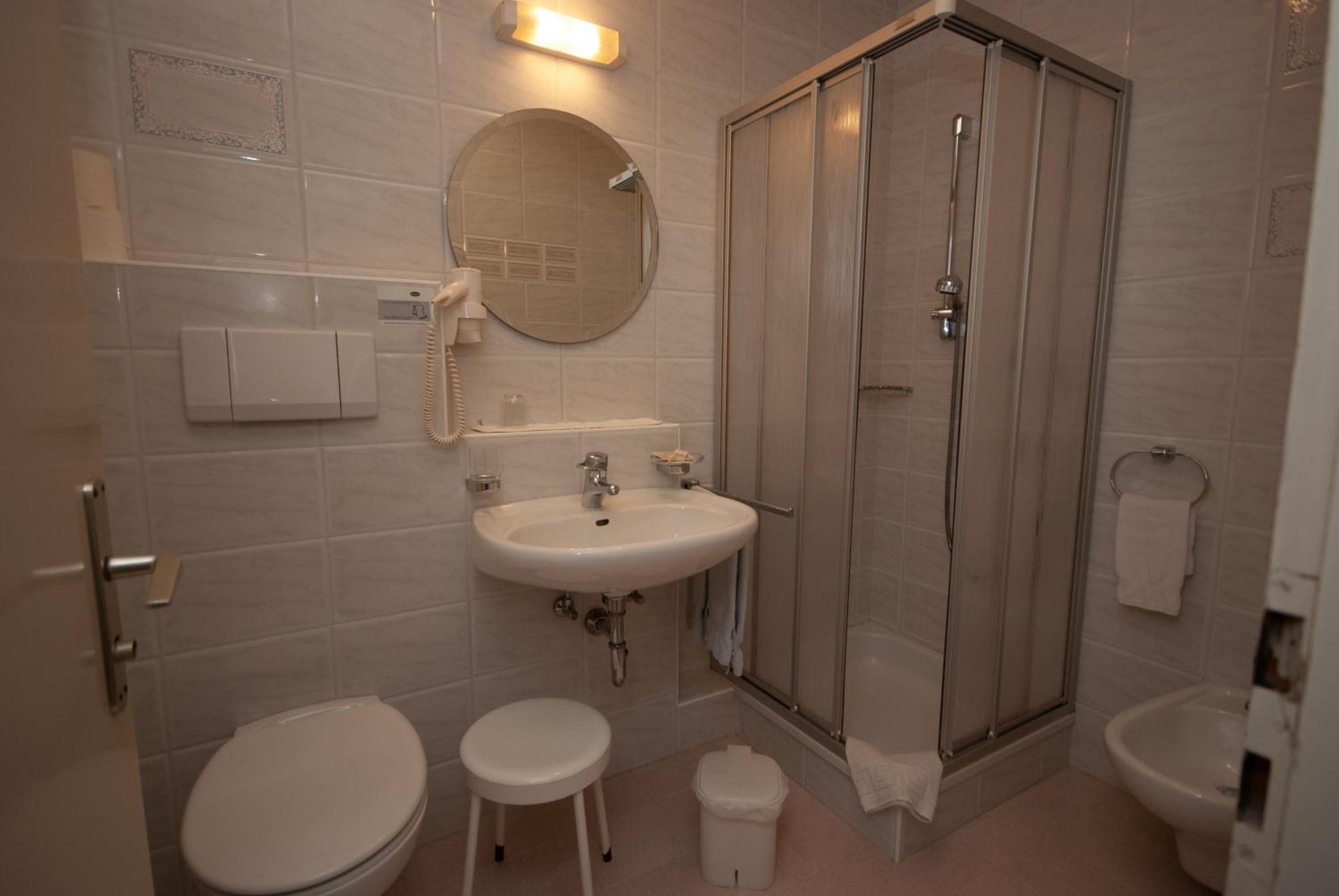 Aparthotel Garni Hofer Sexten Exterior foto